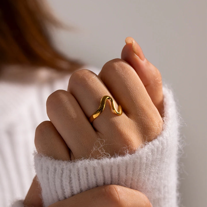 Wavy Ring